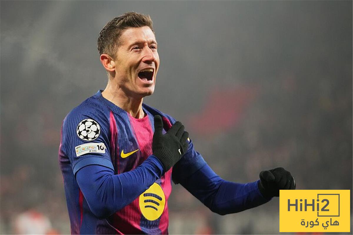 ليفاندوفسكي على رادار الدوري الإنجليزي