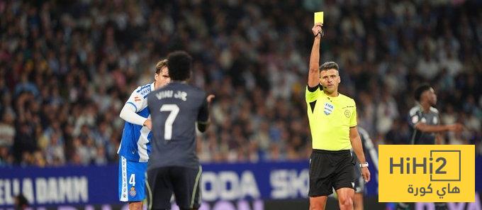 لاعب اسبانيول ينجو من الطرد ضد ريال مدريد