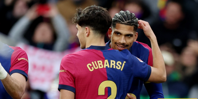 خط دفاع برشلونة الموسم القادم