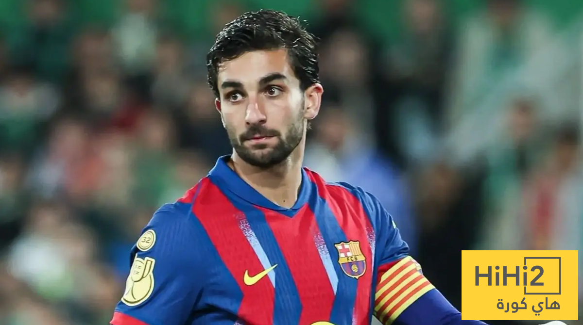 لماذا يبدو رحيل توريس إلى باريس سان جيرمان أقرب من البقاء مع برشلونة؟