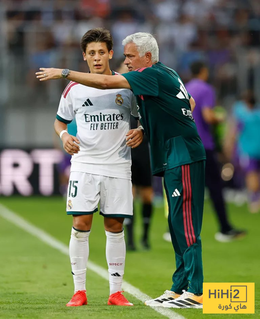 مورينيو يهمش كامافينغا داخل الملعب ويمنح هذا الثنائي مهمة القيام بدوره