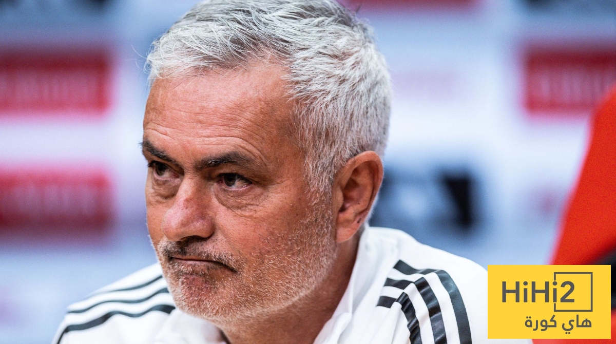 أسطورة ريال مدريد يستنكر عودة مورينيو