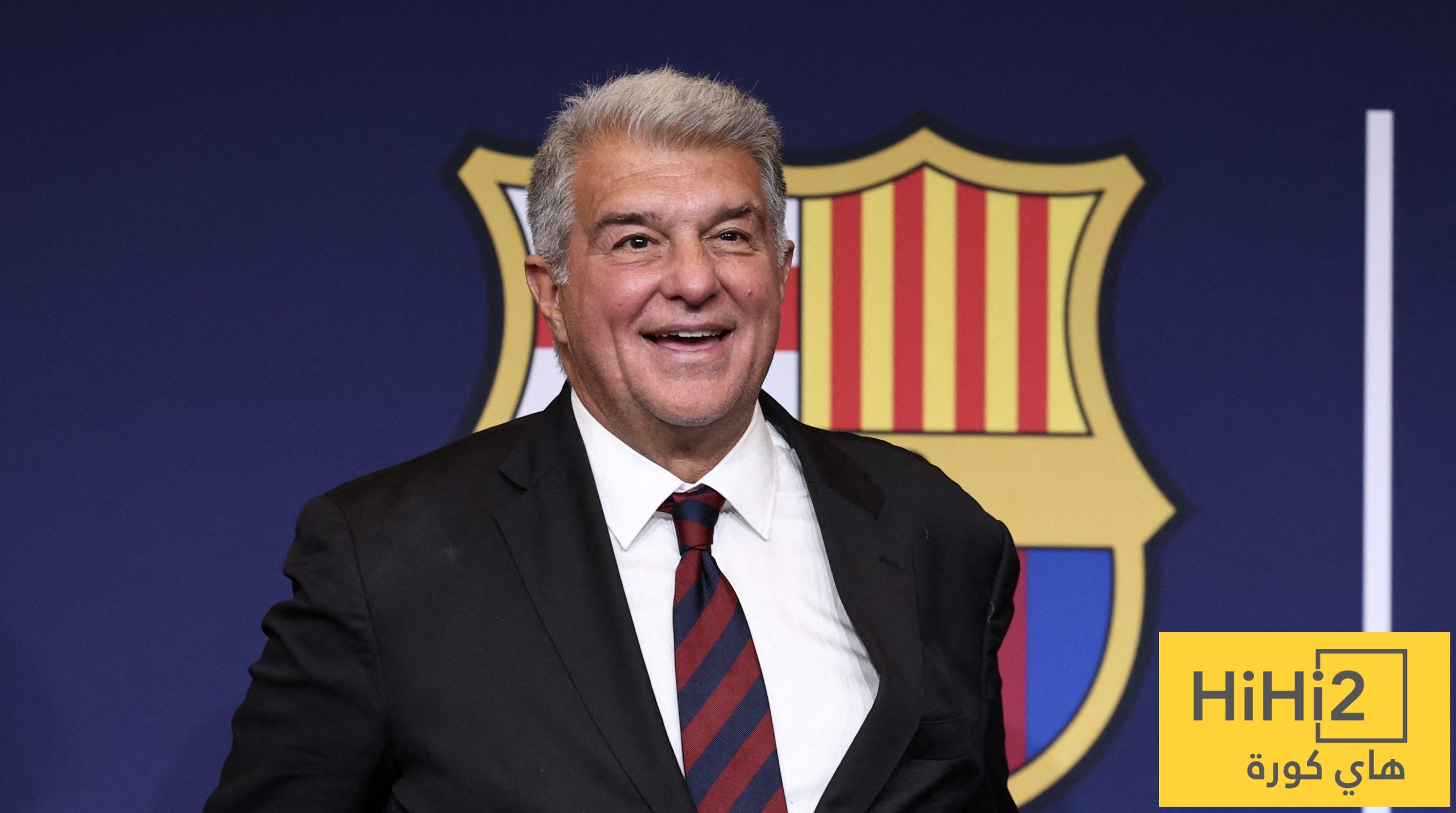 روميرو يتوقع مفاجآت في اللحظات الأخيرة لسوق انتقالات برشلونة