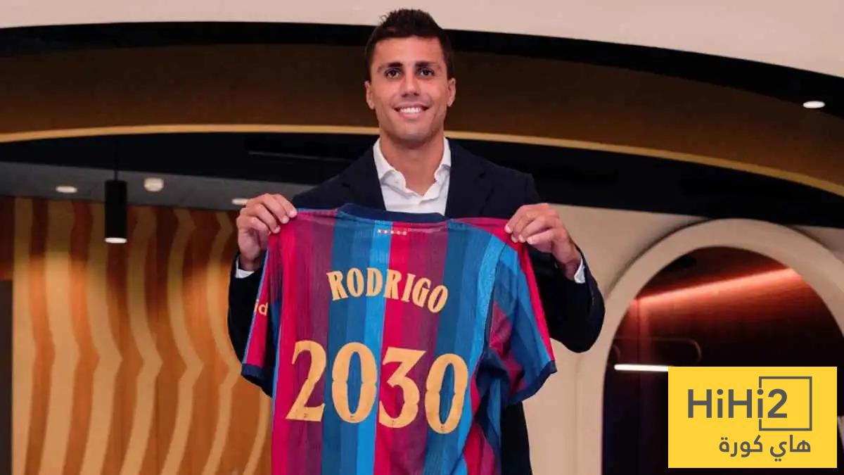 نجم برشلونة يفكر في الرحيل بسبب رودري