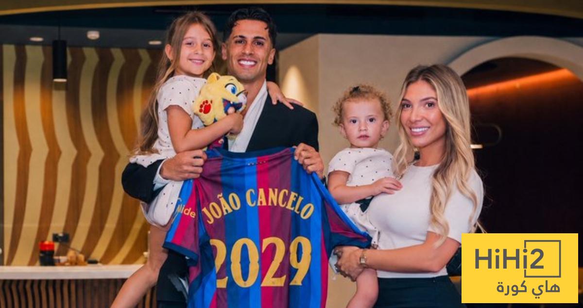 رسالة زوجة كانسيلو بعد عودته لبرشلونة