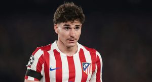 أتلتيكو مدريد يخشى تراجع برشلونة عن صفقة الفاريز.. ماذا تغير؟