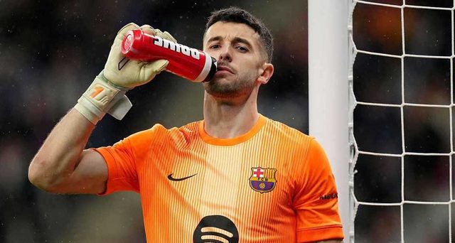 عاجل : شكوك حول اصابة حارس برشلونة خوان غارسيا
