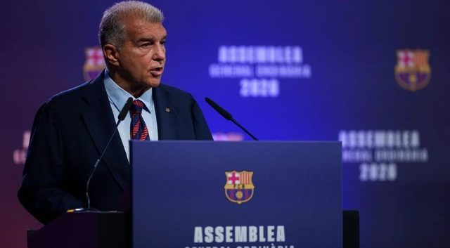 لابورتا يكشف رد فعل أتلتيكو مدريد على عرض برشلونة لـ ألفاريز