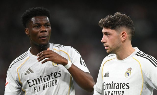 غضب واتهامات .. ماذا حدث داخل غرفة ملابس ريال مدريد بعد خسارة الديربي ؟