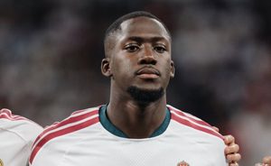 عاجل : مدة غياب كوناتي المتوقعة عن ريال مدريد بعد اصابته في معسكر فرنسا
