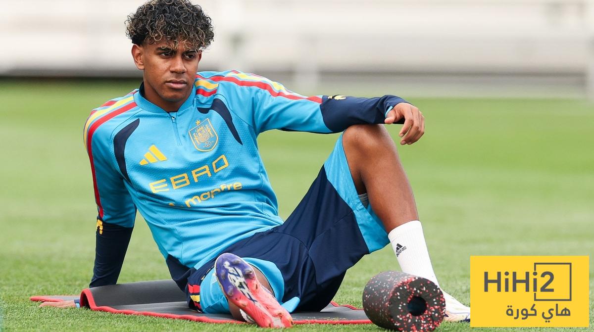 جماهير برشلونة تهاجم صحفي بسبب لامين